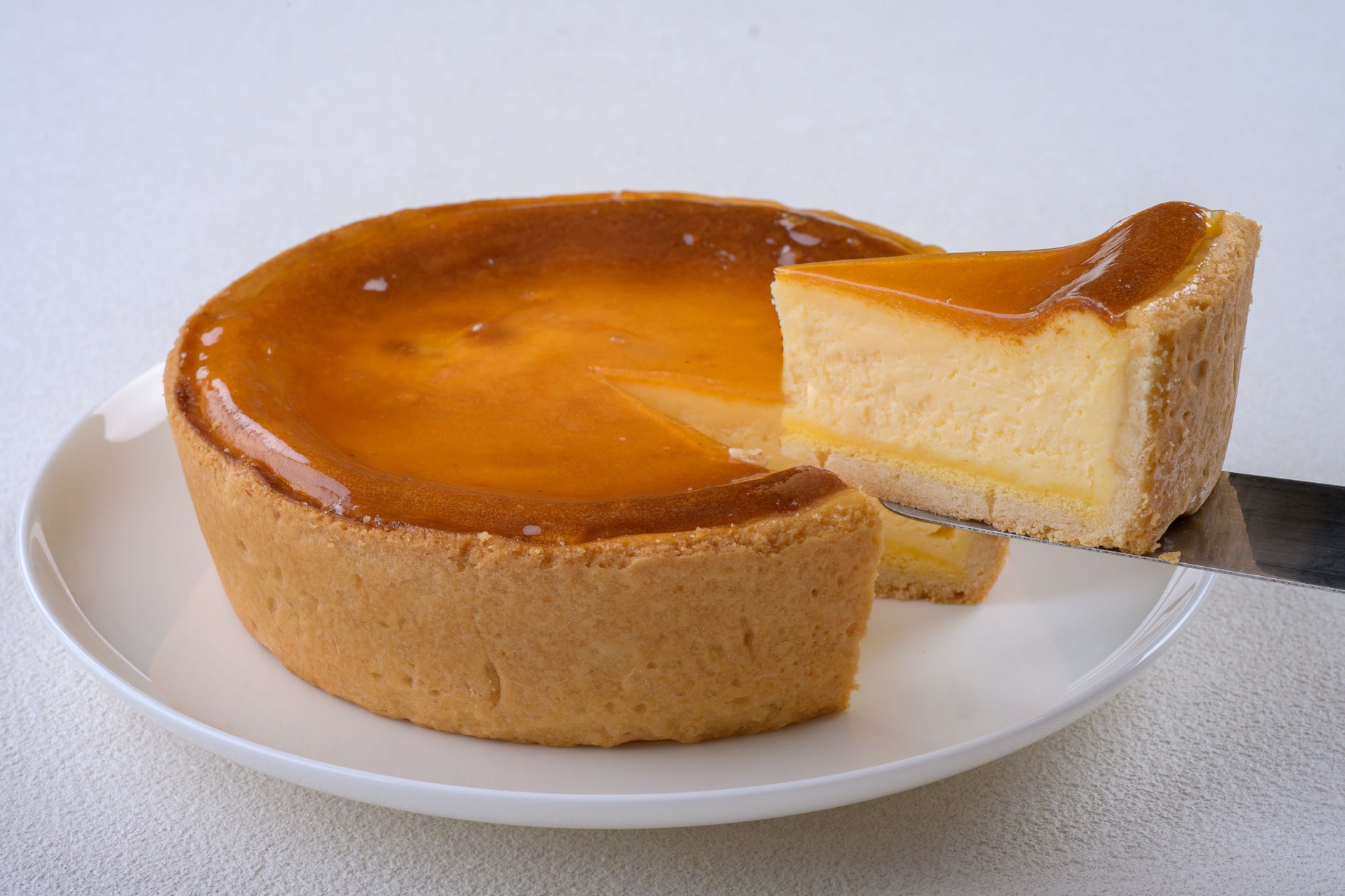激ウマ確定!鳥羽国際ホテル伝統チーズケーキに新サイズ🤤