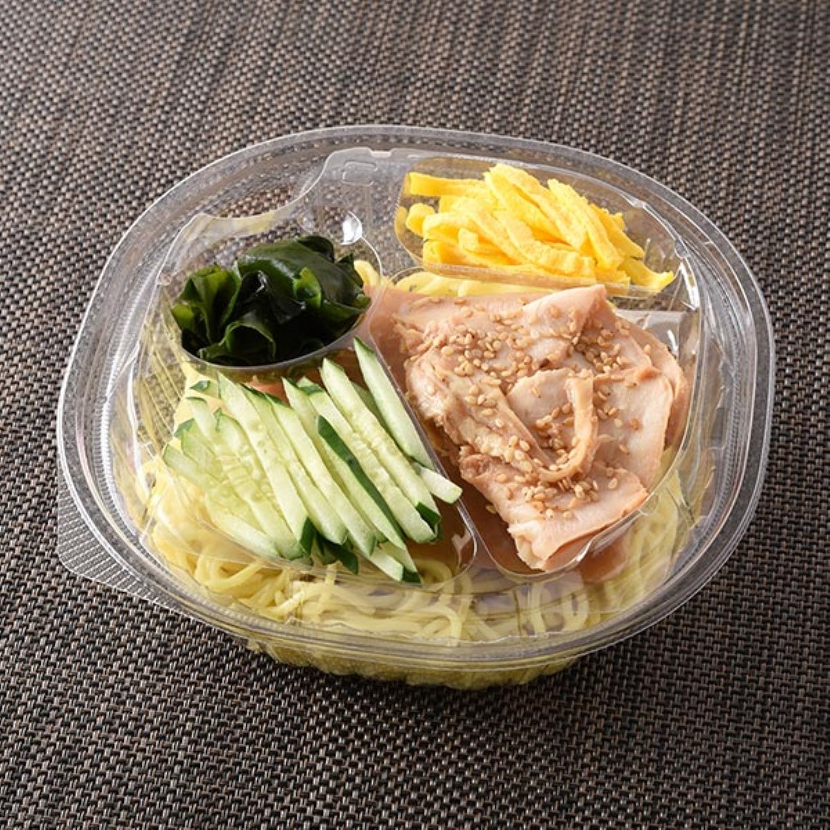 ファミマ初コラボ冷し麺、激ウマ確定!🍜さっぱりorがっつり派