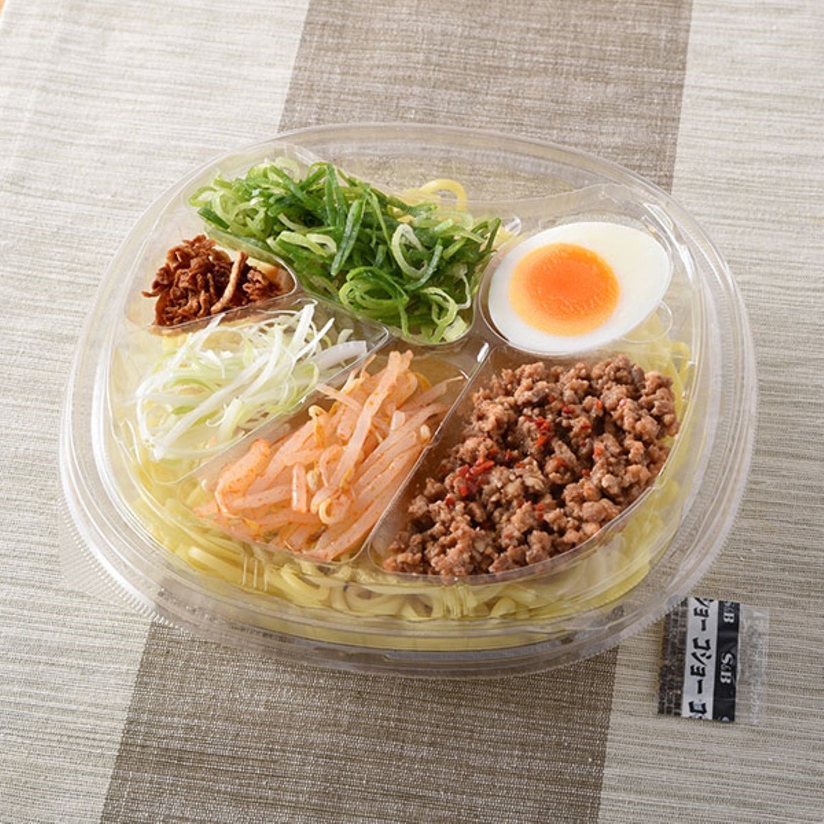ファミマ初コラボ冷し麺、激ウマ確定!🍜さっぱりorがっつり派