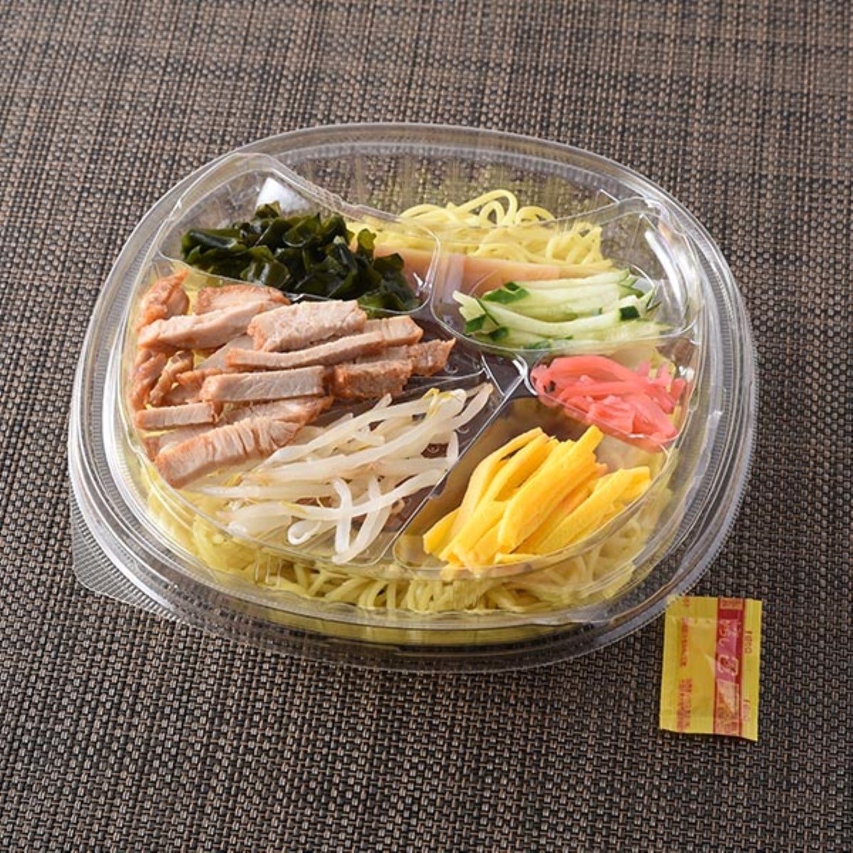 ファミマ初コラボ冷し麺、激ウマ確定!🍜さっぱりorがっつり派