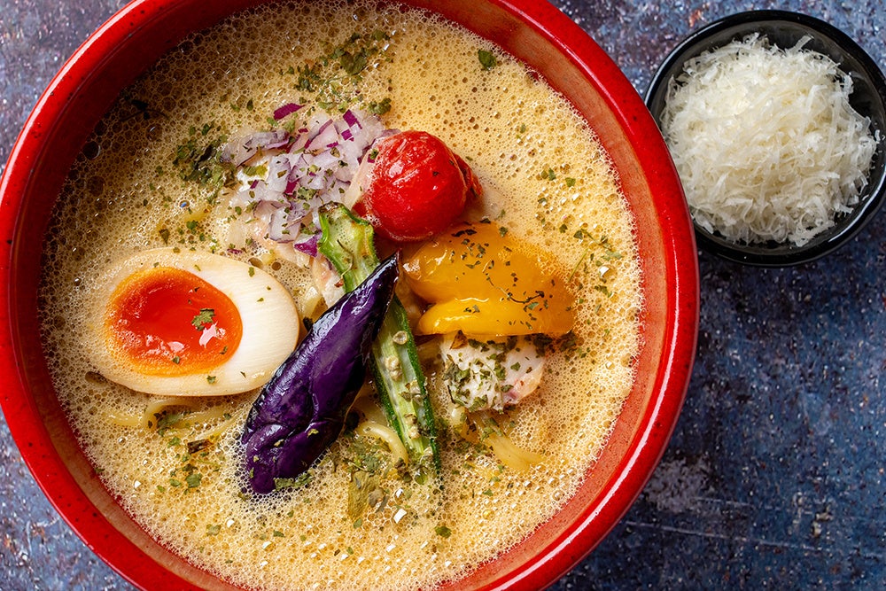 〆まで激ウマ確定！白鶏舎の旨辛スパイス鶏白湯🍜🔥