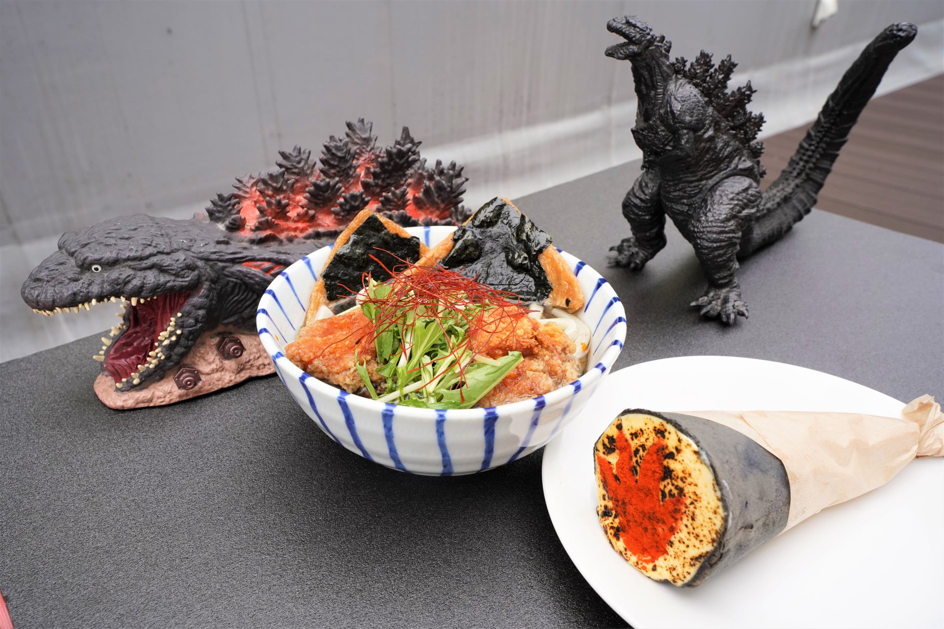 激ウマ確定!ゴジラ夏限定コラボ飯!冷やし麺&復刻クレープ🤤