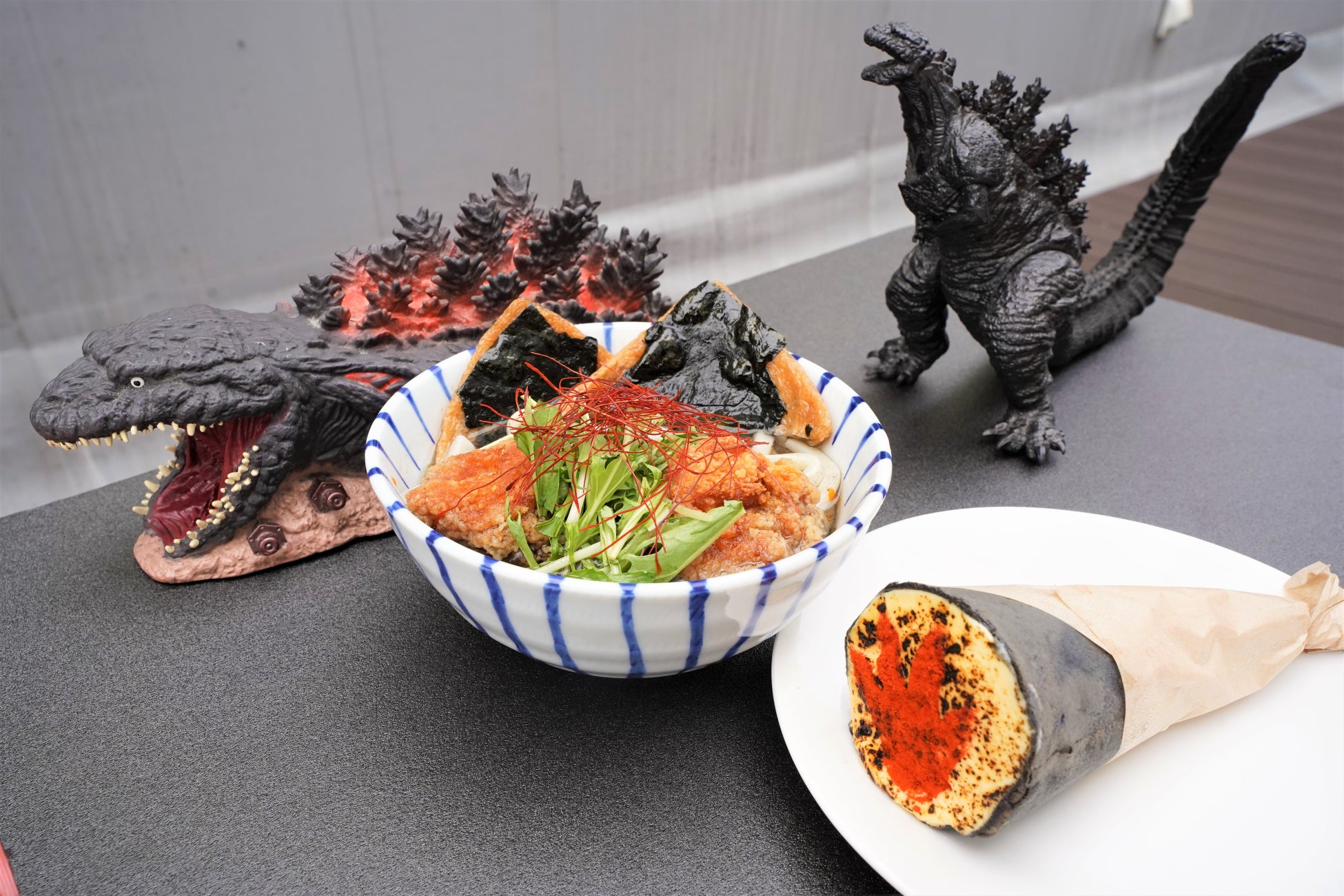 激ウマ確定!ゴジラ夏限定コラボ飯!冷やし麺&復刻クレープ🤤
