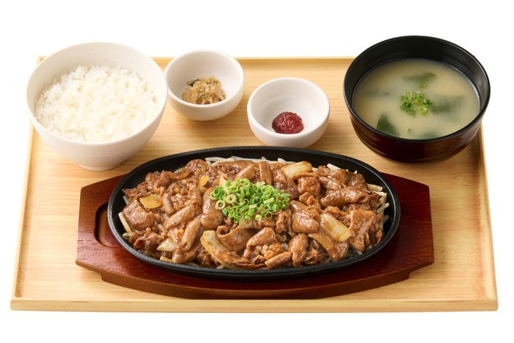 やよい軒!鉄板カルビホルモン焼🔥特製味噌だれが激ウマ確定!