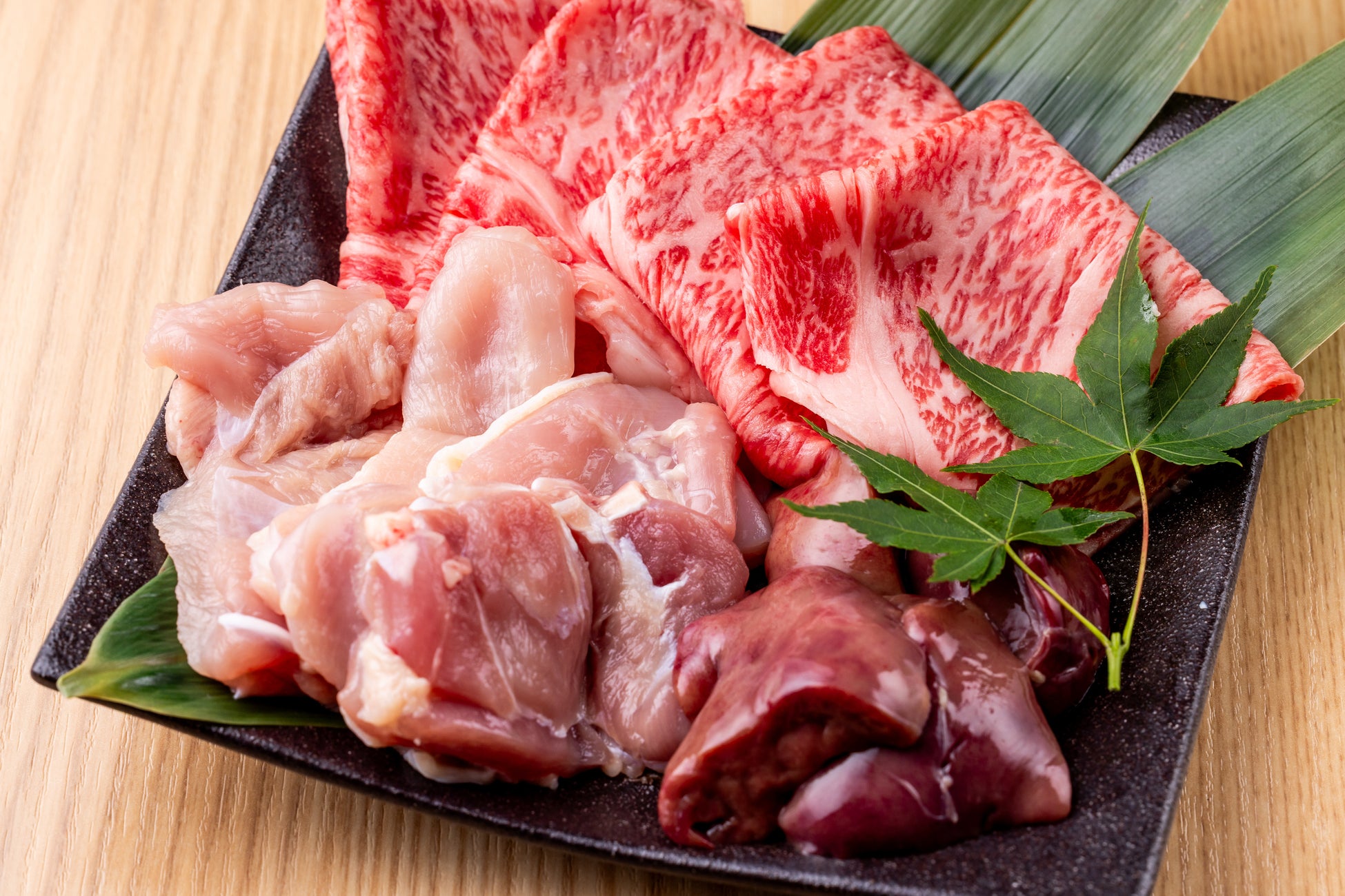 銀座華味鳥！A5和牛すき焼きが激ウマ🤤生100円🍻