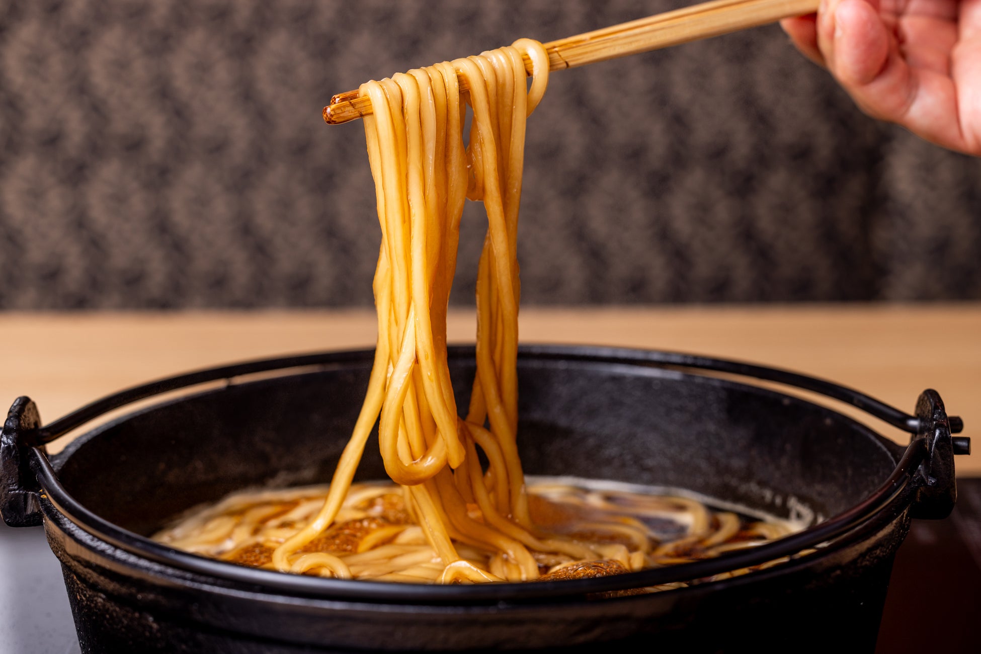 銀座華味鳥！A5和牛すき焼きが激ウマ🤤生100円🍻