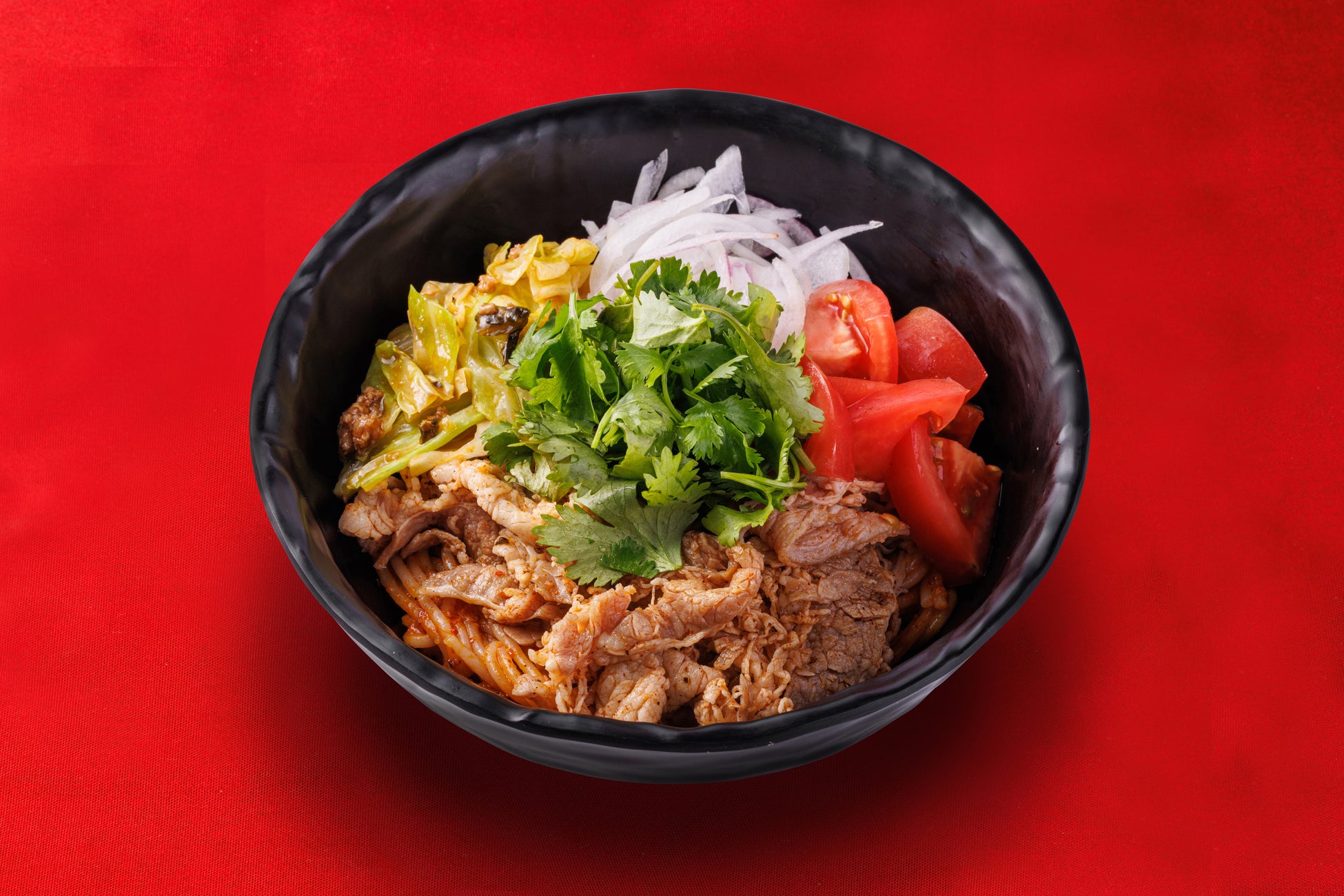譚仔三哥の夏限定汁なし麺!「麻醤トマト」がやみつき必食😋7/