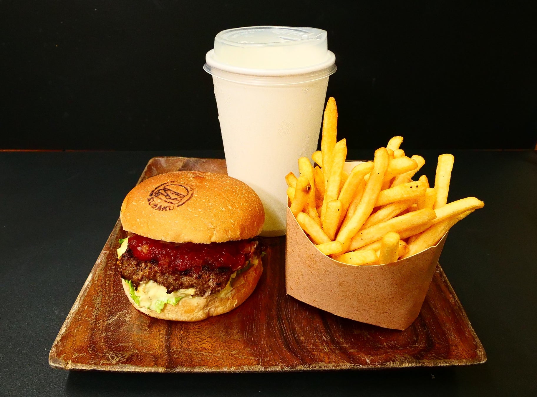 激ウマ確定!SUDAKU近江牛バーガーが1000円🍔🎉
