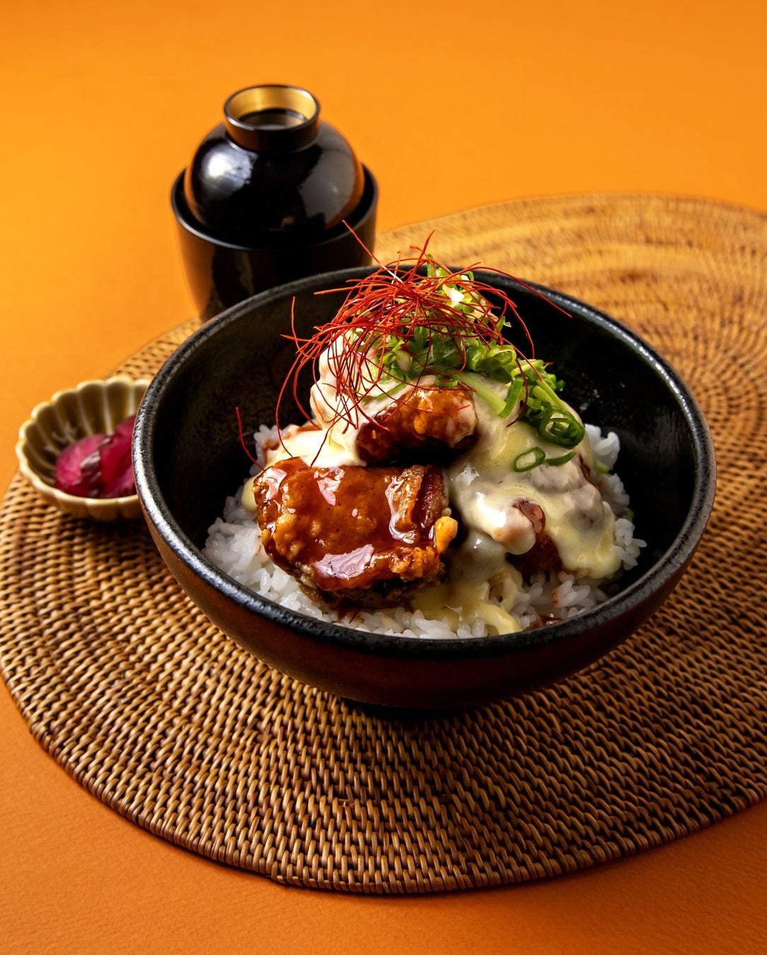 必食！黒十ヤの夏限定🔥ヤンニョムチーズ唐揚げ丼🤤