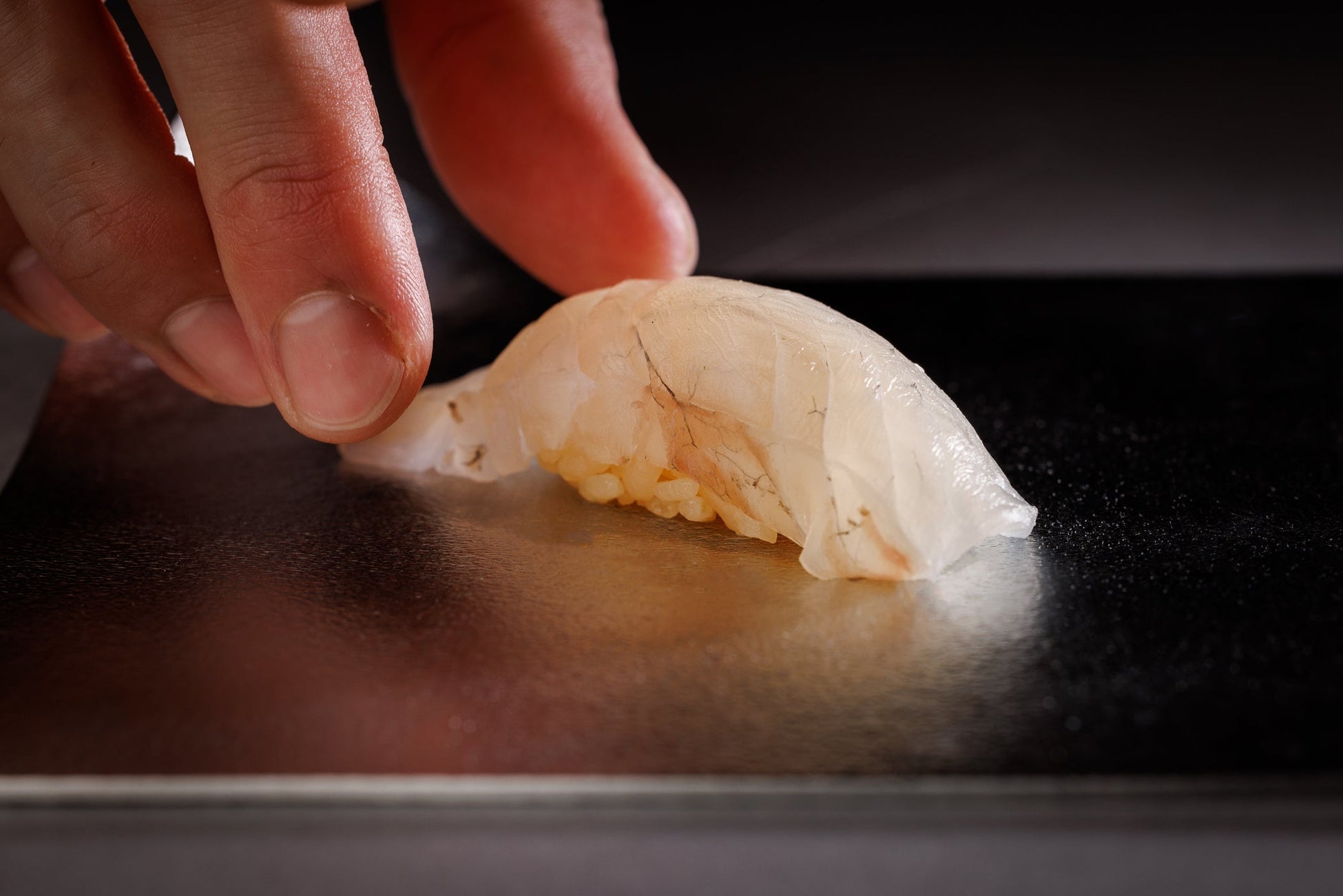 六本木2万人超が熱狂！消えない鮨15品4500円🍣必食