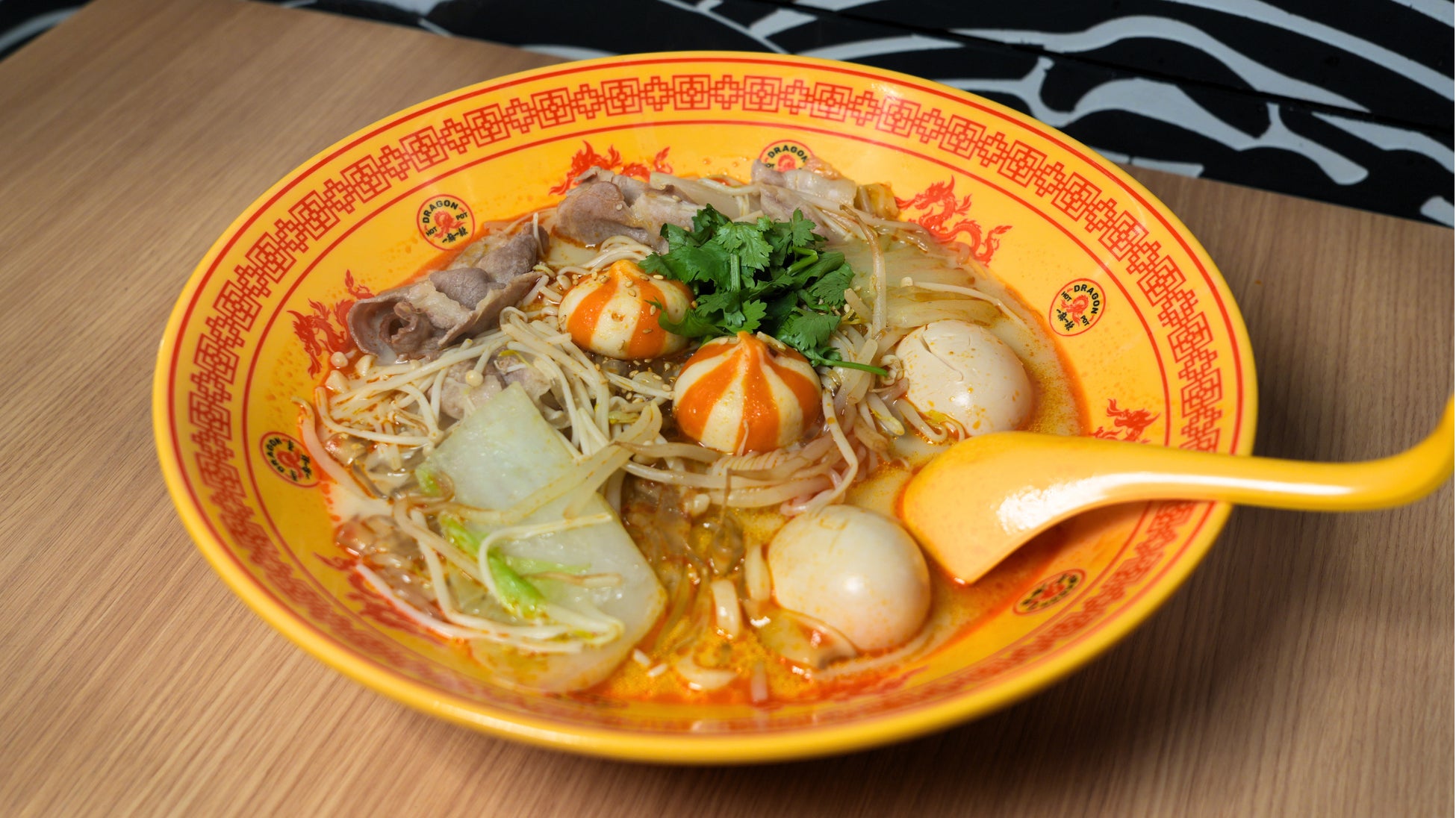 東京初上陸「半額」激ウマ麻辣湯🔥ドラゴンホットポット