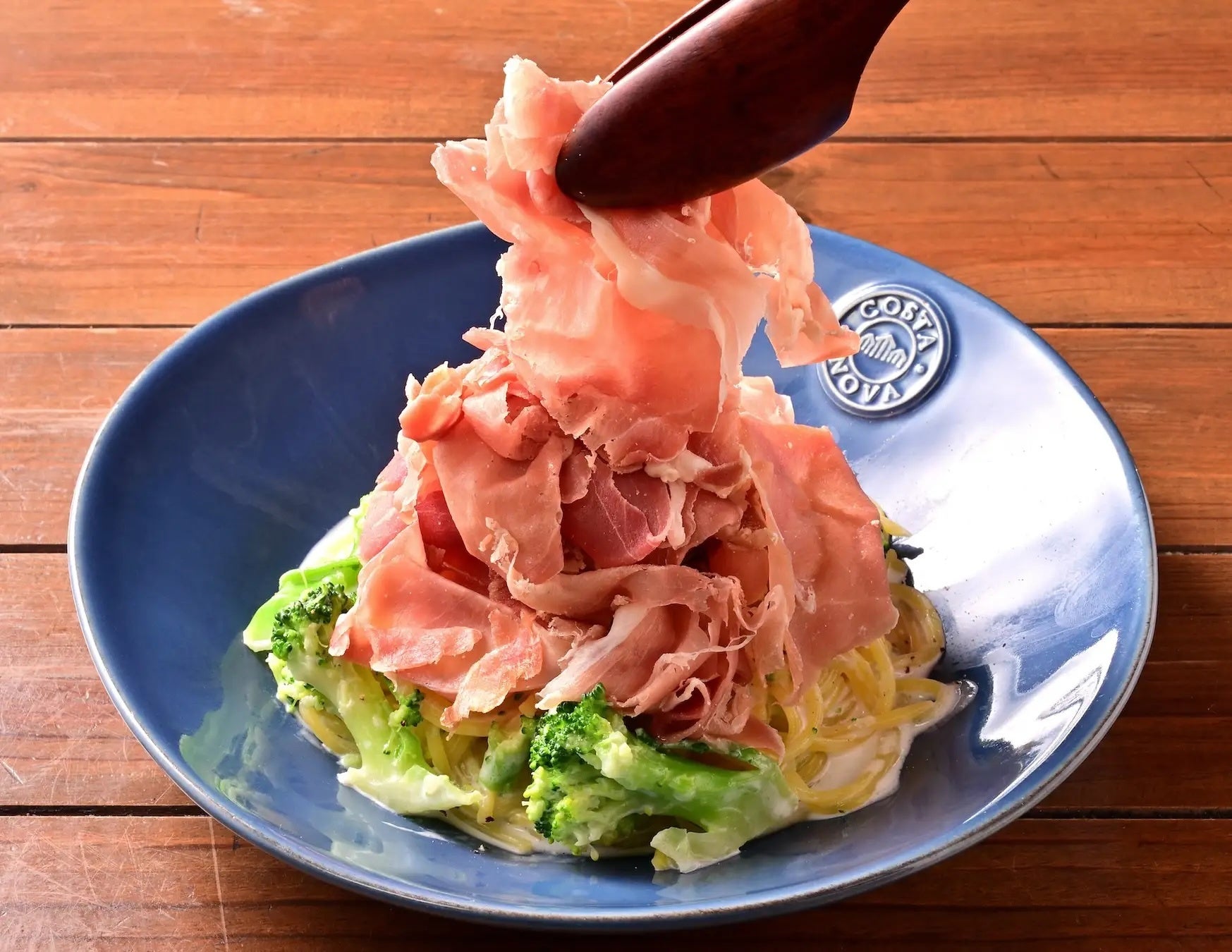 VANSAN新宿「のせ放題パスタ」が超話題！子連れも必食👶🍝