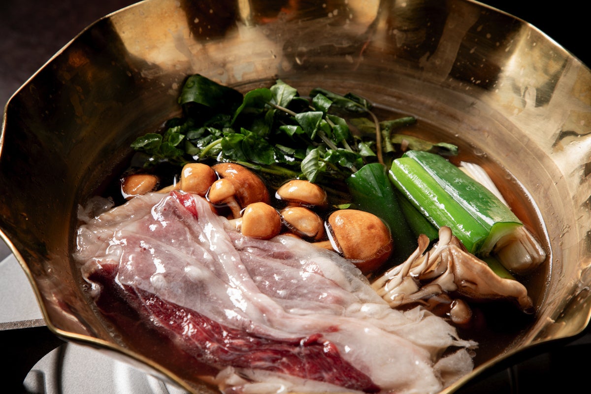 数量限定!幻の信州熊鍋、萃sui-諏訪湖で必食体験🐻🍲