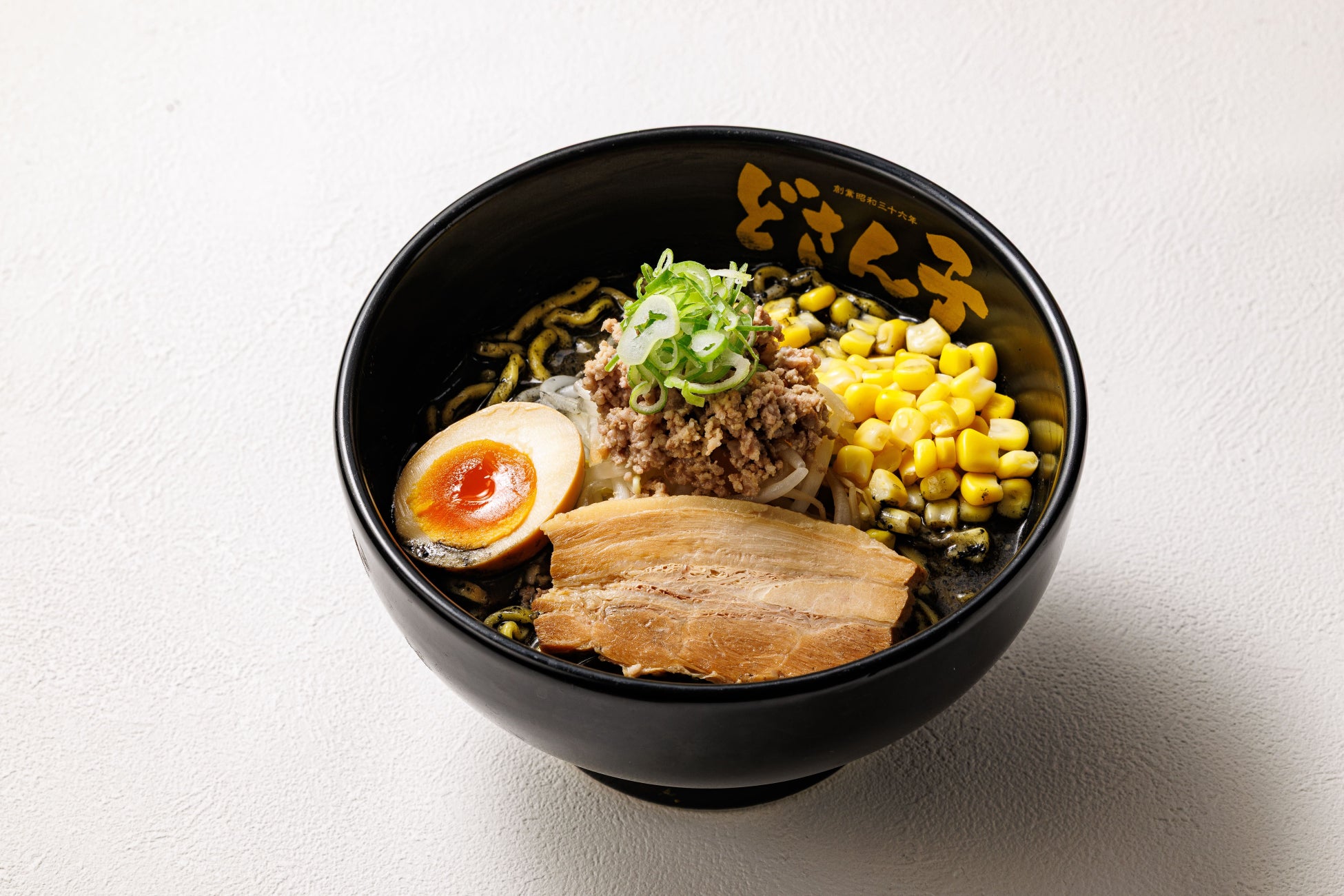 ペリカン×どさん子！炭ラーメン激ウマ確定🍜ノベルティ🎁