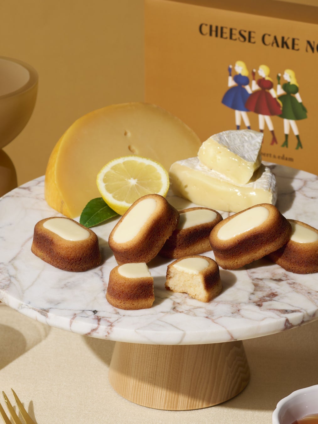 Now on Cheese♪秋限定！安納芋チーズサンドは必食