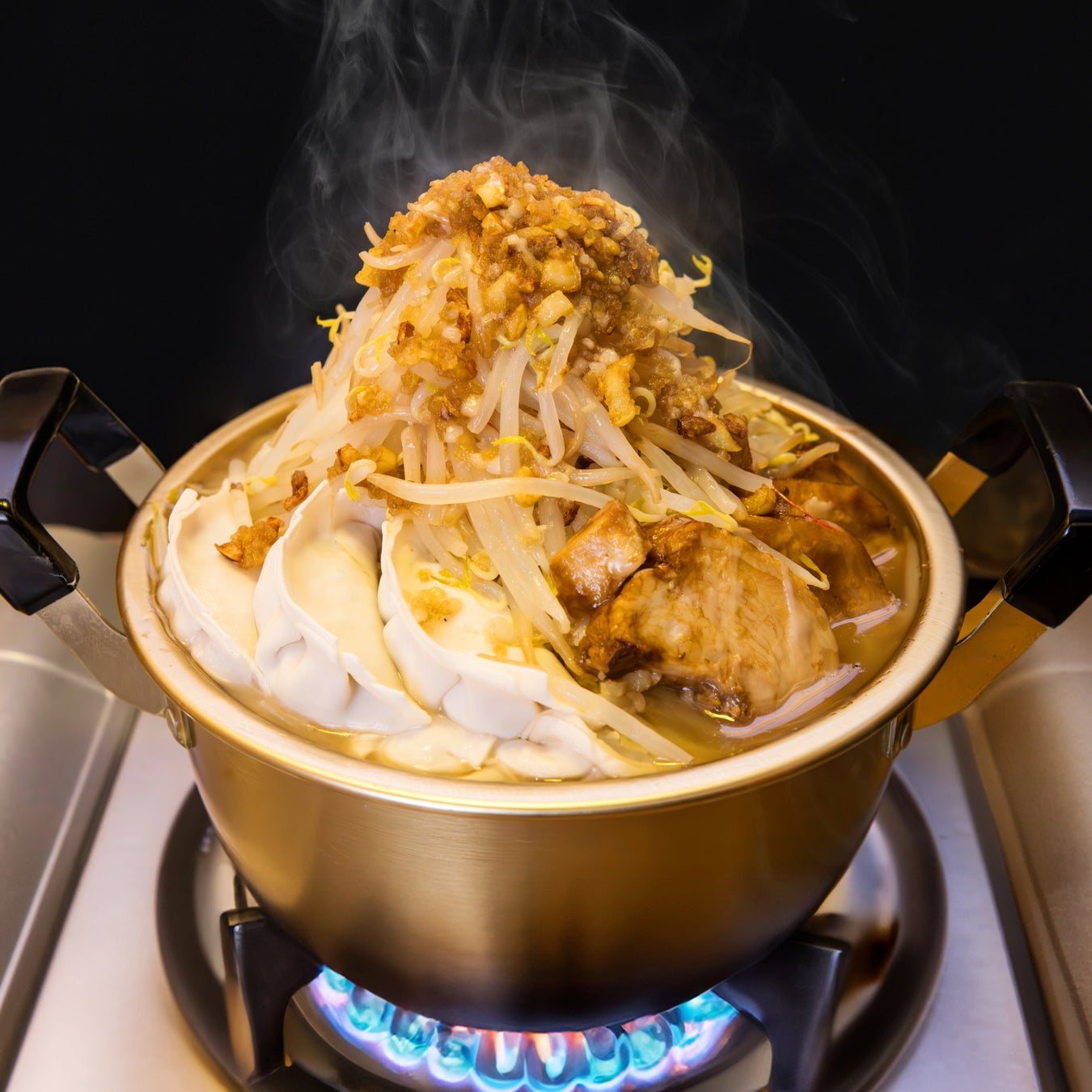 必食！背徳感やばい「勝ジロー鍋」が3種で復活🤤🔥
