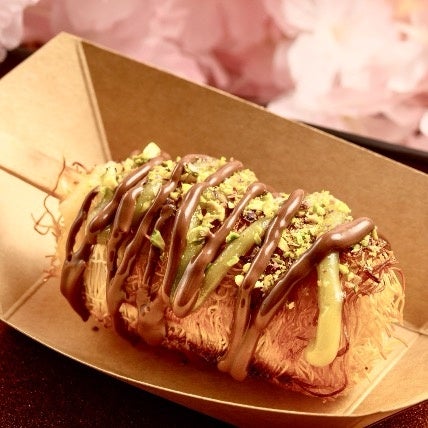 原宿に必食ドバイチョコロール!🧀サクサク伸びる新食感が激ウマ