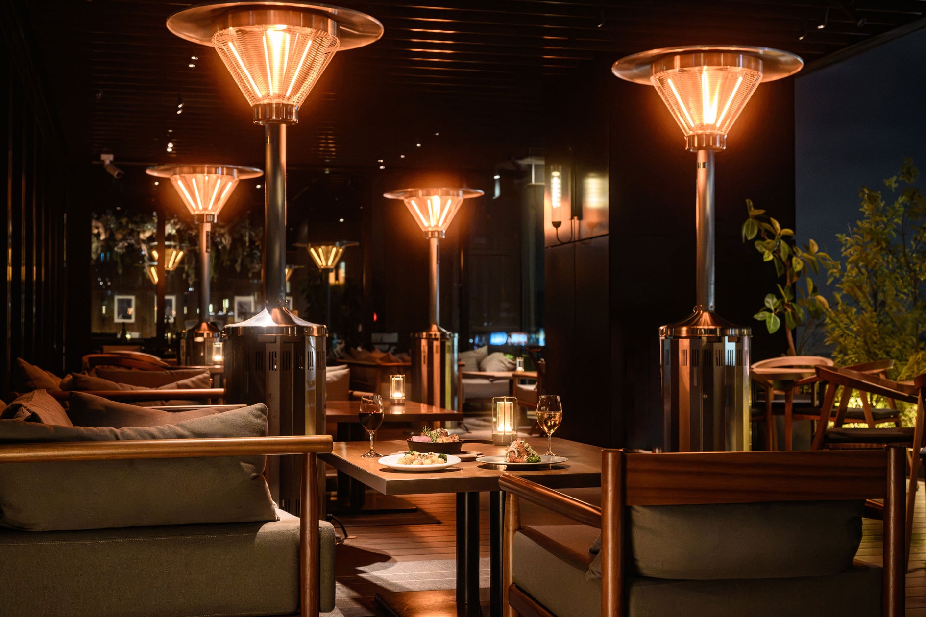 名古屋夜景!「泡と風のテラス」激ウマ料理&飲み放題が超話題🥂