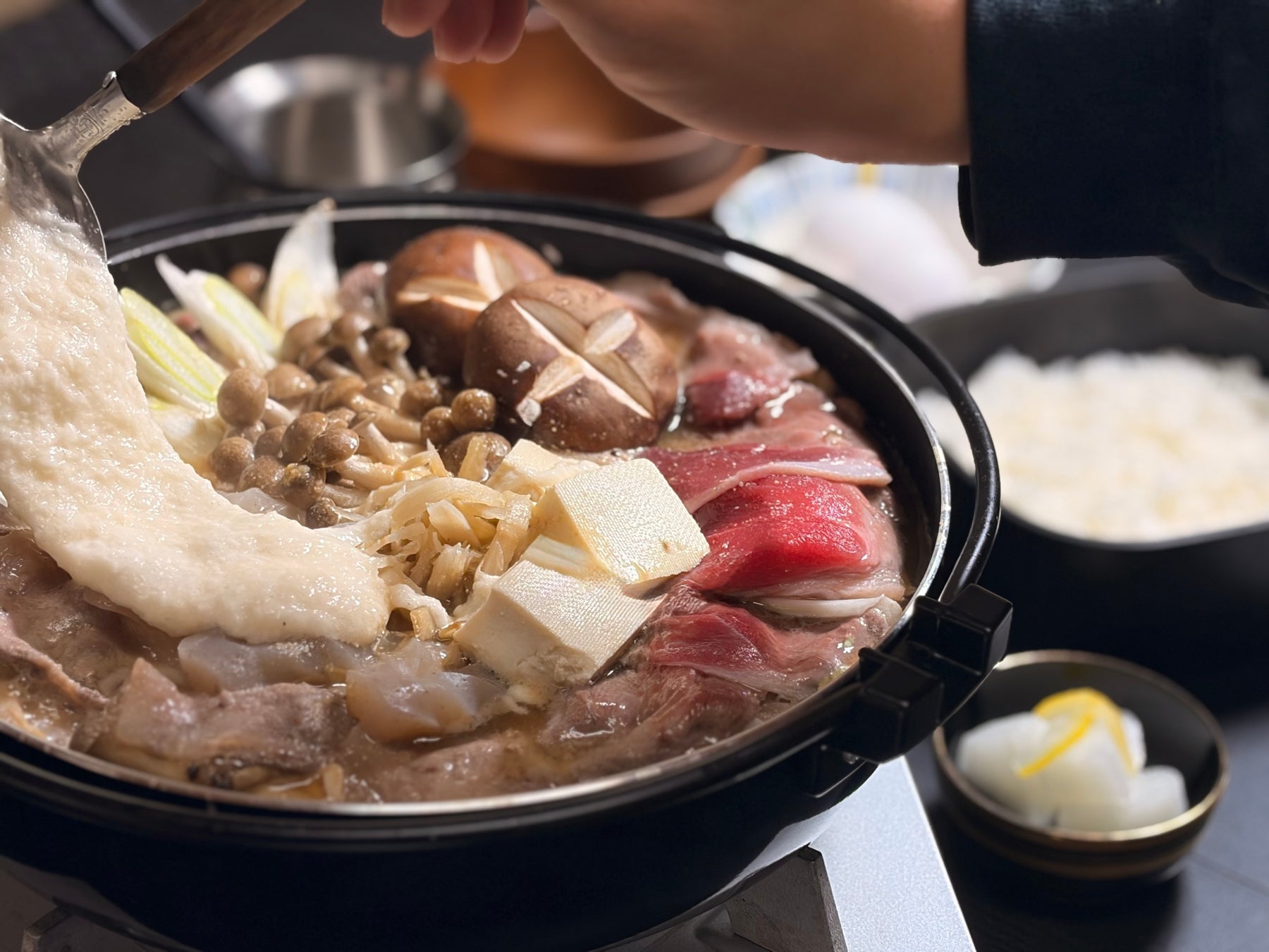 必食！冬の宍粟とろろ牡丹鍋グランピング🍲本日予約開始！温泉焚