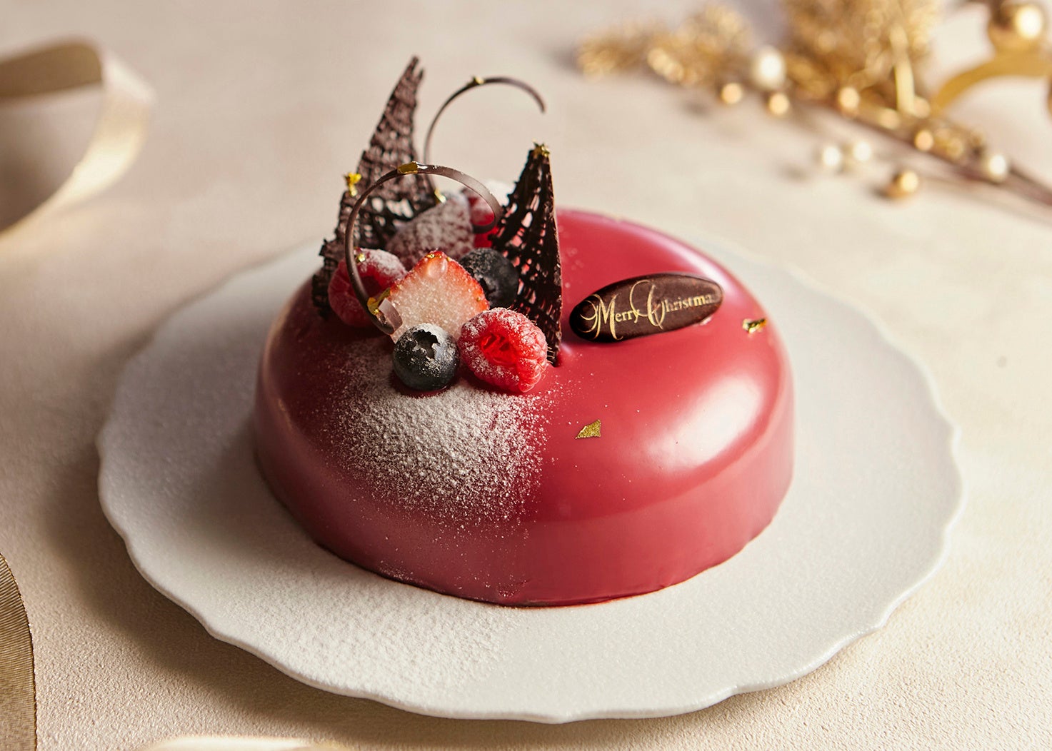 KARIN予約開始！艶めく赤Xmasケーキ🎄キャラメルベリー