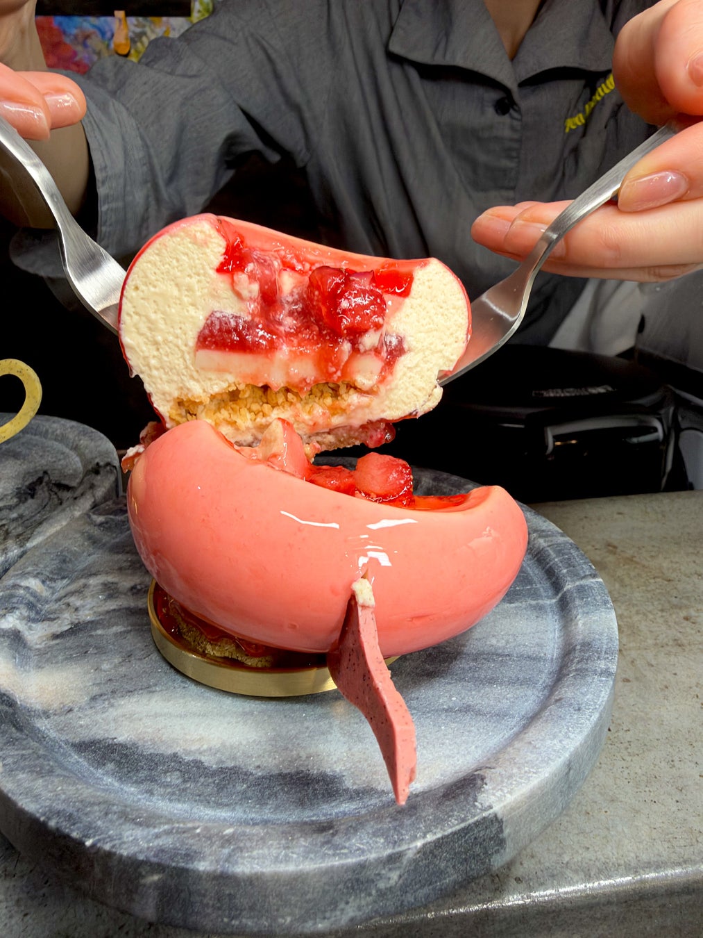 衝撃!ふたも持ち手も食べれる大阪中崎町ティーポットケーキ必食